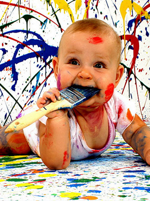 ребенок с красками